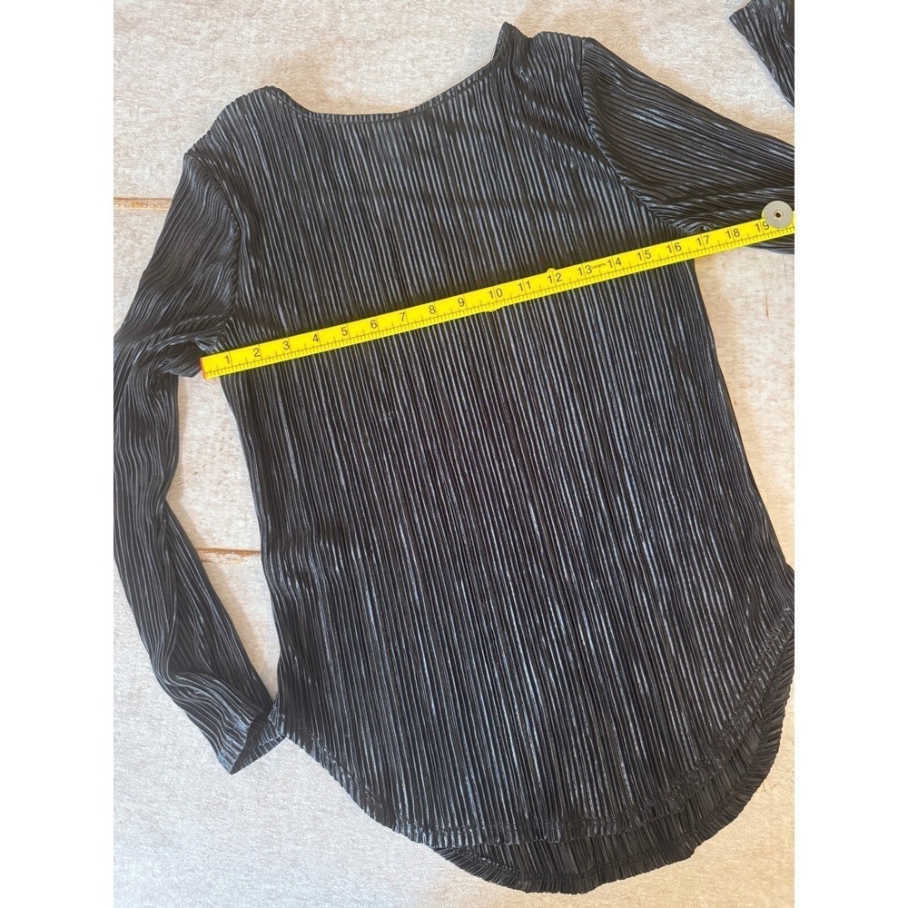 Inner Beauty Pleated Blouse Top Women's L Black Shimmer Stretch NWOT Shirt - Picture 4 of 7